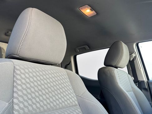 Used 2020 Toyota Tacoma SR5 RWD image 17