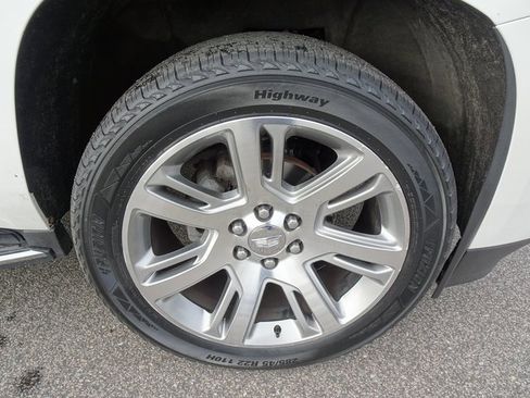 Used 2017 Cadillac Escalade Premium Luxury image 39