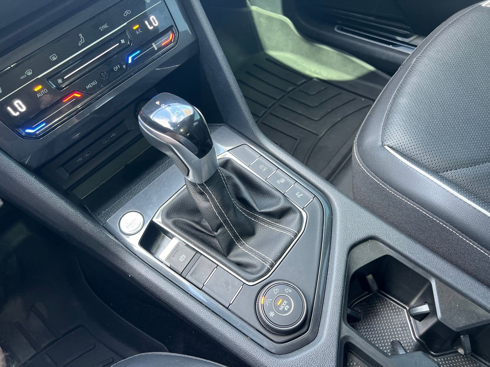Used 2022 Volkswagen Tiguan SEL R-Line AWD/4WD image 18