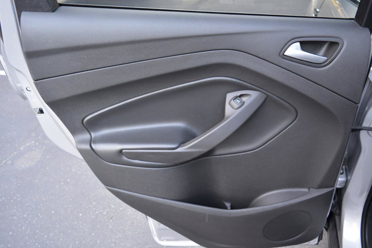 Used 2018 Ford Escape SE FWD image 11