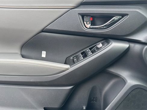 Used 2025 Subaru Crosstrek 2.5i Limited w/ Popular Package #4A image 8