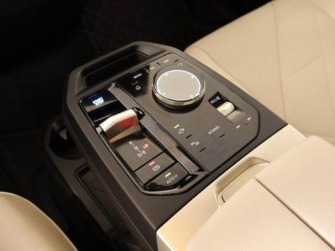 Used 2024 BMW iX xDrive50 w/ Sport Package image 9