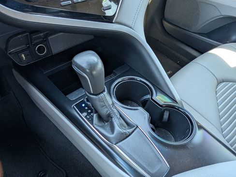 Used 2018 Toyota Camry SE image 20