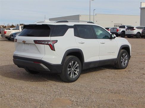 Used 2025 Chevrolet Equinox LT w/ Convenience Package II image 4