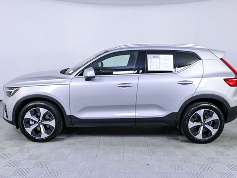 Certified 2025 Volvo XC40 B5 Plus image 2