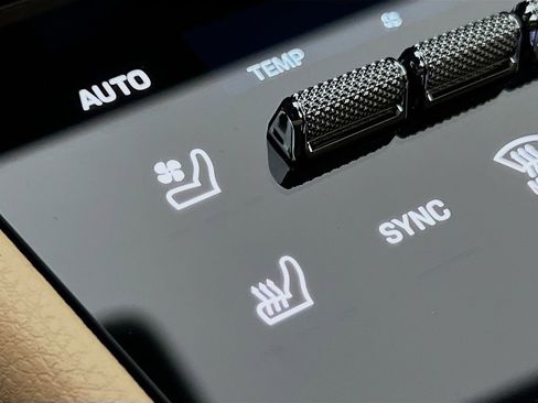 New 2026 Porsche Cayenne image 23