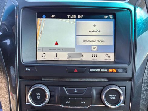 Used 2017 Ford Explorer XLT w/ Equipment Group 202A FWD image 14
