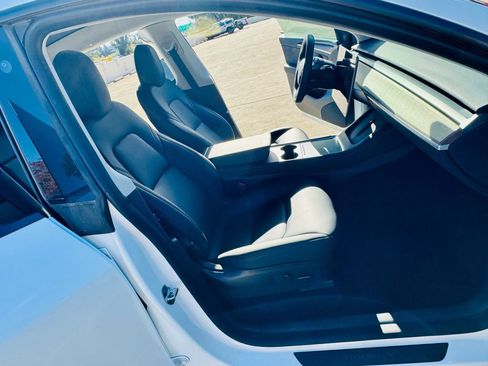 Used 2023 Tesla Model Y AWD image 18