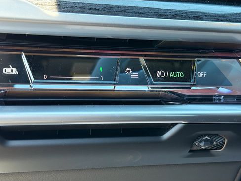 New 2026 BMW 750e xDrive w/ Executive Package image 35