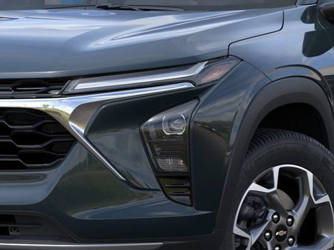 New 2026 Chevrolet Trax LT w/ LT Convenience Package FWD image 10