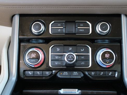 Used 2021 GMC Yukon Denali w/ LPO, Illumination Package image 25