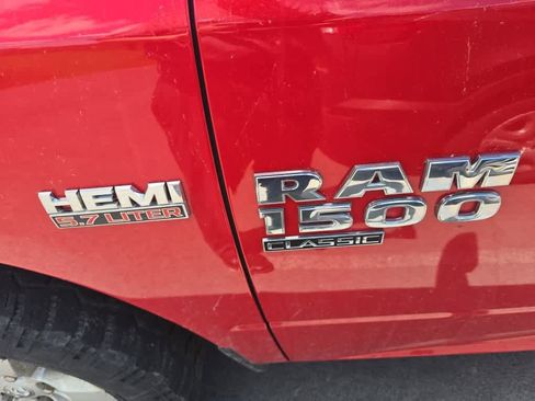 Used 2019 RAM 1500 Classic SLT AWD/4WD image 3
