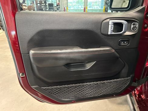 Used 2021 Jeep Gladiator Rubicon AWD/4WD image 9