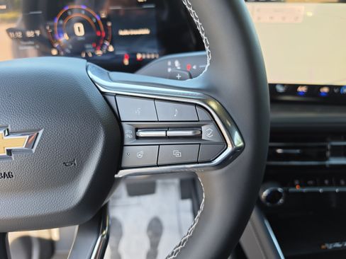 New 2027 Chevrolet Traverse LT w/ Driver Confidence Package FWD image 35