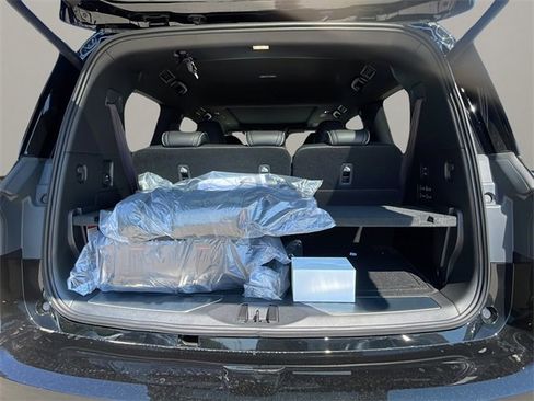 New 2026 INFINITI QX80 Autograph w/ Premium Cargo Package image 10