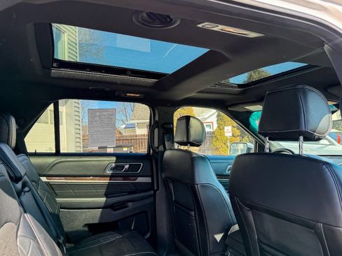 Used 2016 Ford Explorer Platinum image 16