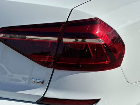Used 2018 Volkswagen Passat 2.0T SE image 26