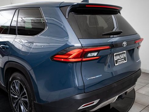 Used 2024 Toyota Grand Highlander AWD Hybrid image 19