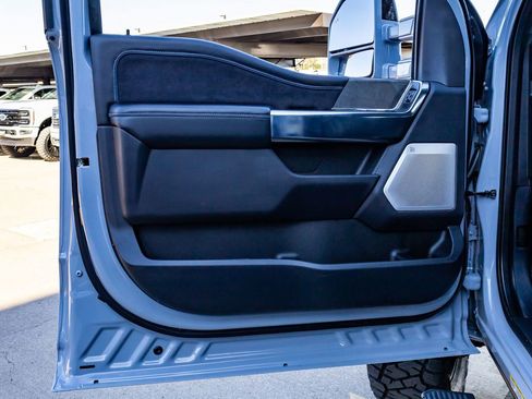 Used 2025 Ford F450 Platinum w/ FX4 Off-Road Package AWD/4WD image 34