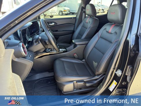 Used 2025 Chevrolet Trax RS w/ Sunroof Package image 11