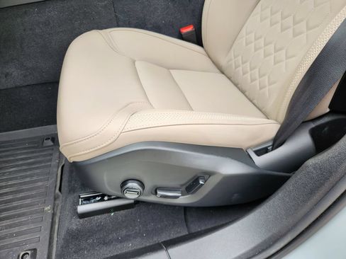 Used 2026 Volvo XC60 B5 Plus w/ Protection Package Premier AWD/4WD image 16