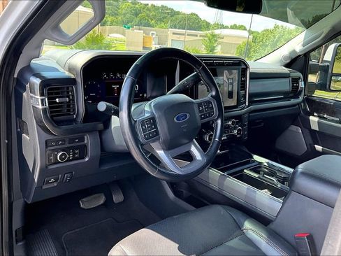 Used 2023 Ford F250 Lariat w/ Lariat Ultimate Package AWD/4WD image 5