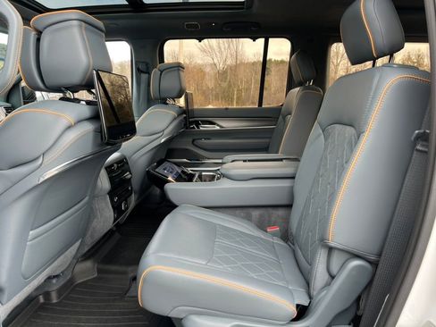 Used 2023 Jeep Grand Wagoneer Series III w/ Rear Seat Video Group 1 image 4