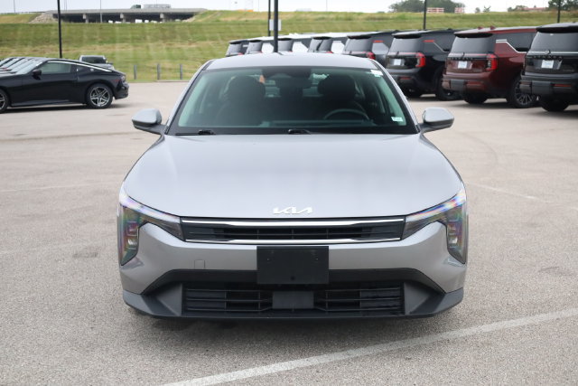 Used 2025 Kia K4 FWD image 3