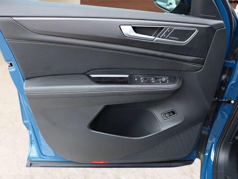 Used 2025 Volkswagen Atlas Cross Sport SEL Premium R-Line AWD/4WD image 10