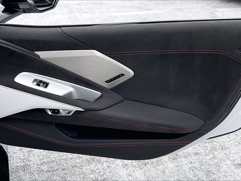 Used 2023 Chevrolet Corvette Stingray Premium Cpe w/ Z51 Performance Package image 17