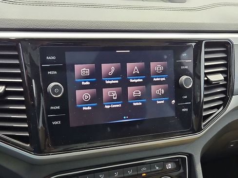Certified 2023 Volkswagen Atlas Cross Sport SE w/ Panoramic Sunroof Package FWD image 19