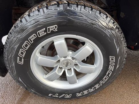 Used 2010 Nissan Titan PRO-4X w/ Pro-4x Leather Pkg image 14