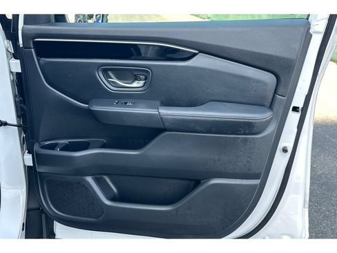 Used 2024 Honda Pilot Touring image 22