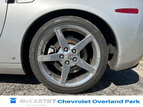 Used 2007 Chevrolet Corvette Coupe w/ Preferred Equipment Group RWD image 9