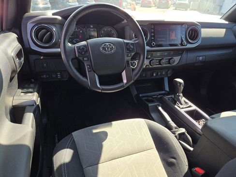 Used 2021 Toyota Tacoma TRD Sport image 19