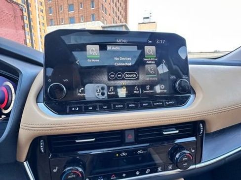 Certified 2023 Nissan Rogue Platinum w/ Platinum Premium Package image 14