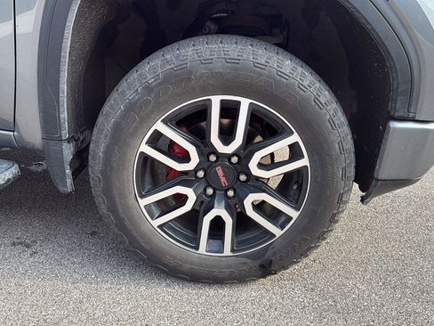 Used 2019 GMC Sierra 1500 AT4 w/ Driver Alert Package I AWD/4WD image 14