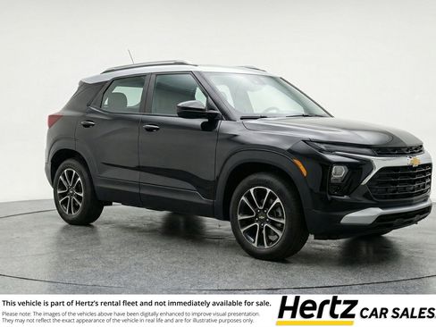 Used 2025 Chevrolet TrailBlazer LT image 1