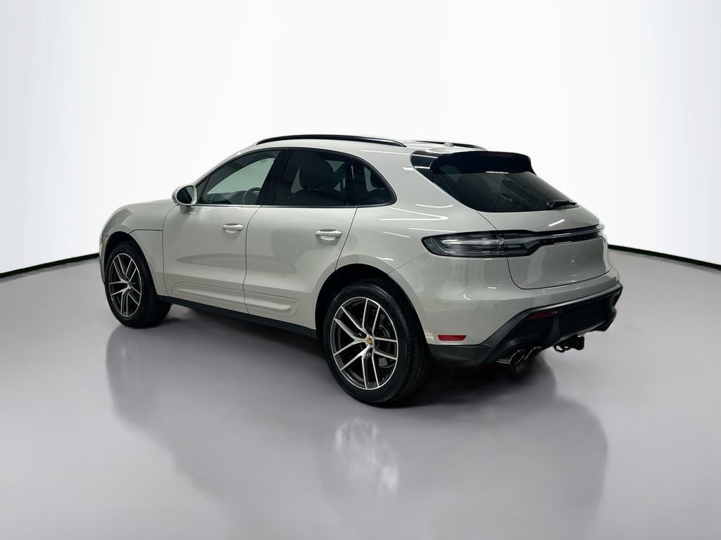 Used 2026 Porsche Macan AWD/4WD image 3