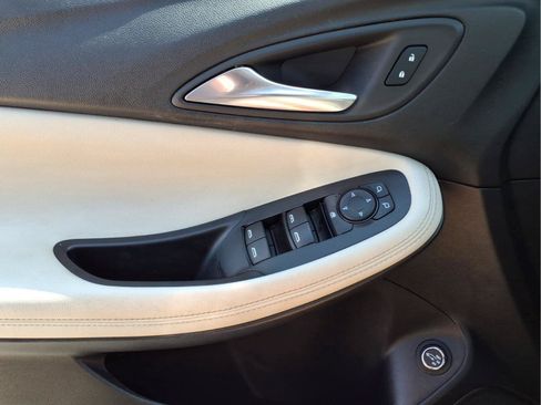 Used 2024 Buick Encore GX Sport Touring w/ Advanced Technology Package FWD image 18