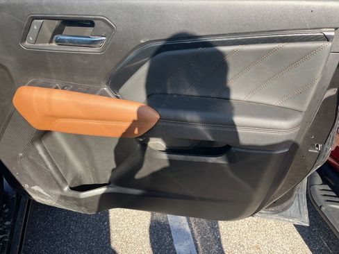 Used 2024 GMC Canyon AT4 w/ AT4 Premium Package image 6