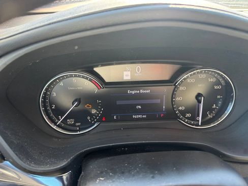 Used 2019 Cadillac XT4 Luxury w/ Cold Weather Package FWD image 13