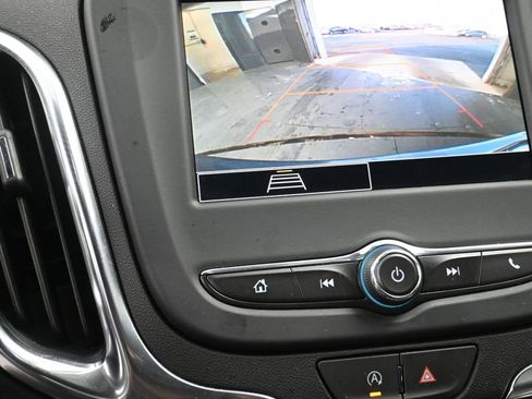 Used 2024 Chevrolet Equinox LT image 36