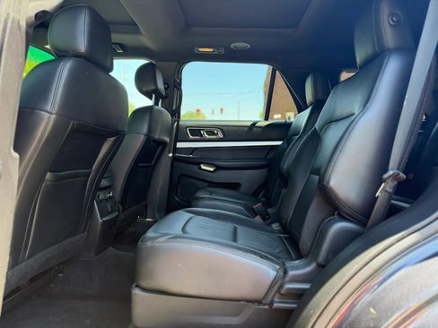 Used 2017 Ford Explorer XLT w/ Equipment Group 202A AWD/4WD image 30