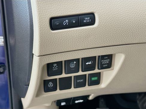 Used 2017 Nissan Rogue SL FWD image 17