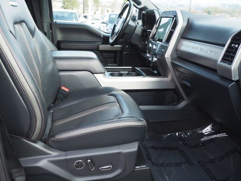 Used 2022 Ford F250 Platinum w/ FX4 Off-Road Package image 22