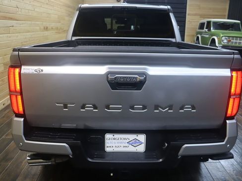 Used 2024 Toyota Tacoma Limited w/ Limited Package (LT) image 4