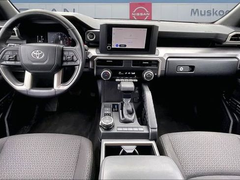 Used 2025 Toyota 4Runner SR5 AWD/4WD image 7