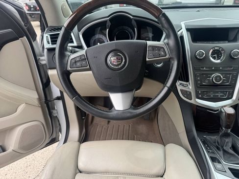 Used 2011 Cadillac SRX Luxury FWD image 19
