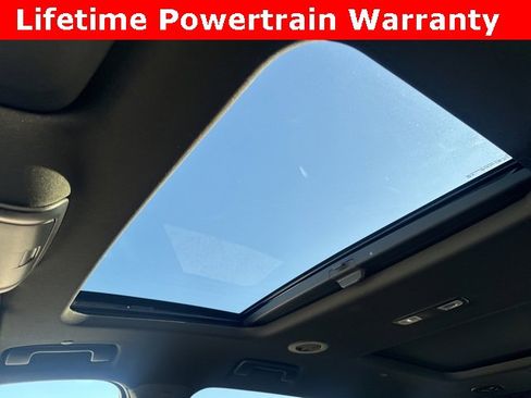 Used 2023 Buick Enclave Essence w/ Experience Buick Package image 9